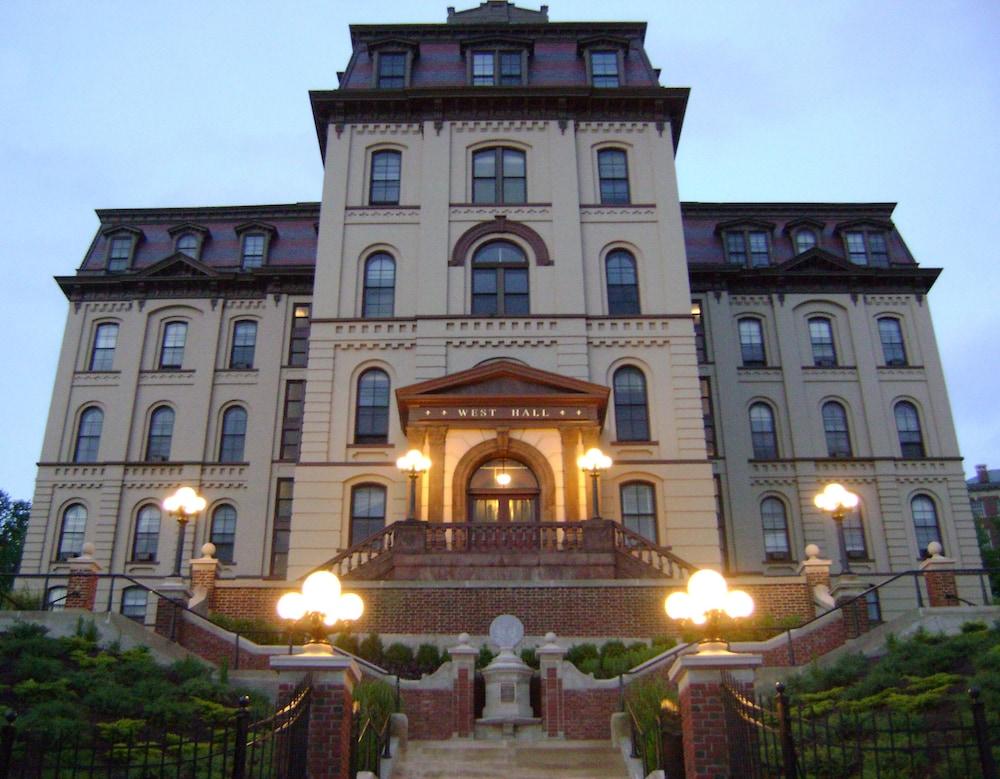 Baymont By Wyndham Latham Albany Airport Hotel Exterior photo