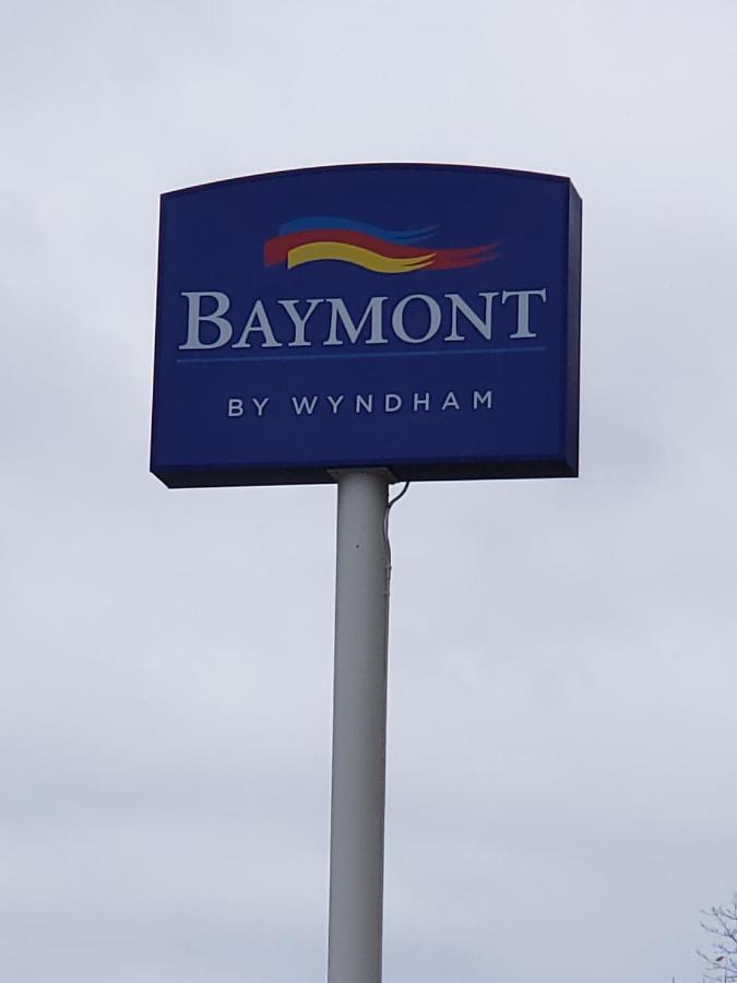 Baymont By Wyndham Latham Albany Airport Hotel Exterior photo